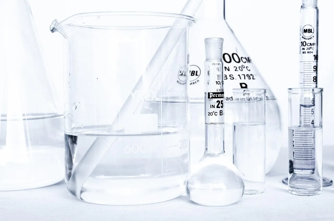 Cloud Computing Pharmaindustrie: GxP-konform in Azure & AWS — Leitfaden für IT-Leiter