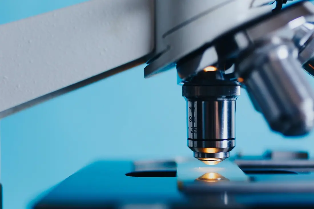 Pharma-Validierung im Labor — Blockchain unterstützt Track-and-Trace nach EU-Fälschungsschutzrichtlinie