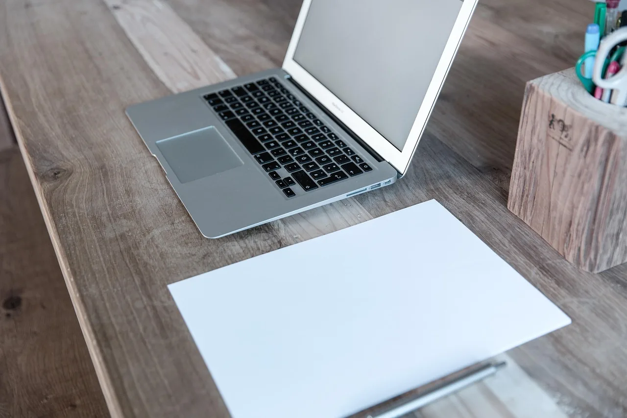 Digitaler Arbeitsplatz: Strukturierte Modern-Workplace-Setups für KMU
