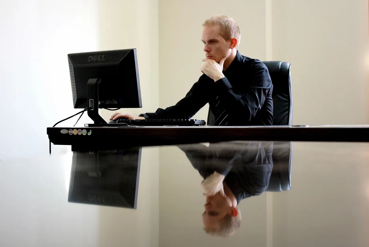 Dual-Monitor-Setup: Praktische Tipps für zwei Bildschirme im Büro
