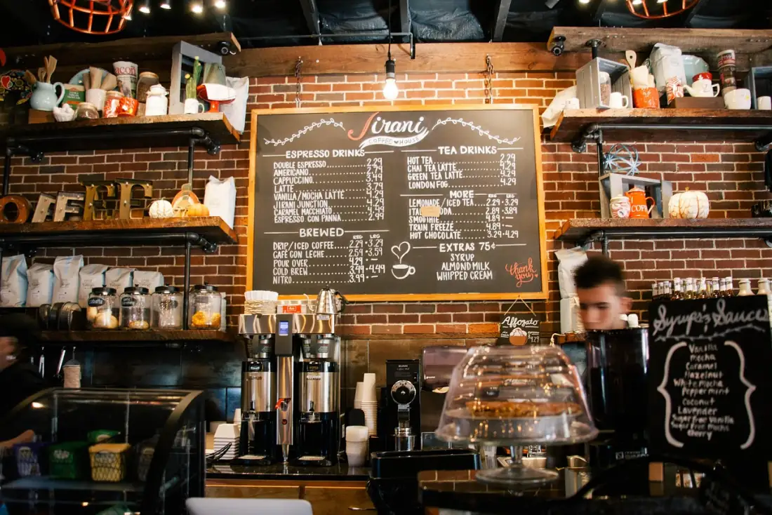 Gastronomie-WLAN im Café — Bestelltablet und Kartenlesegerät brauchen ein getrenntes Betriebsnetz
