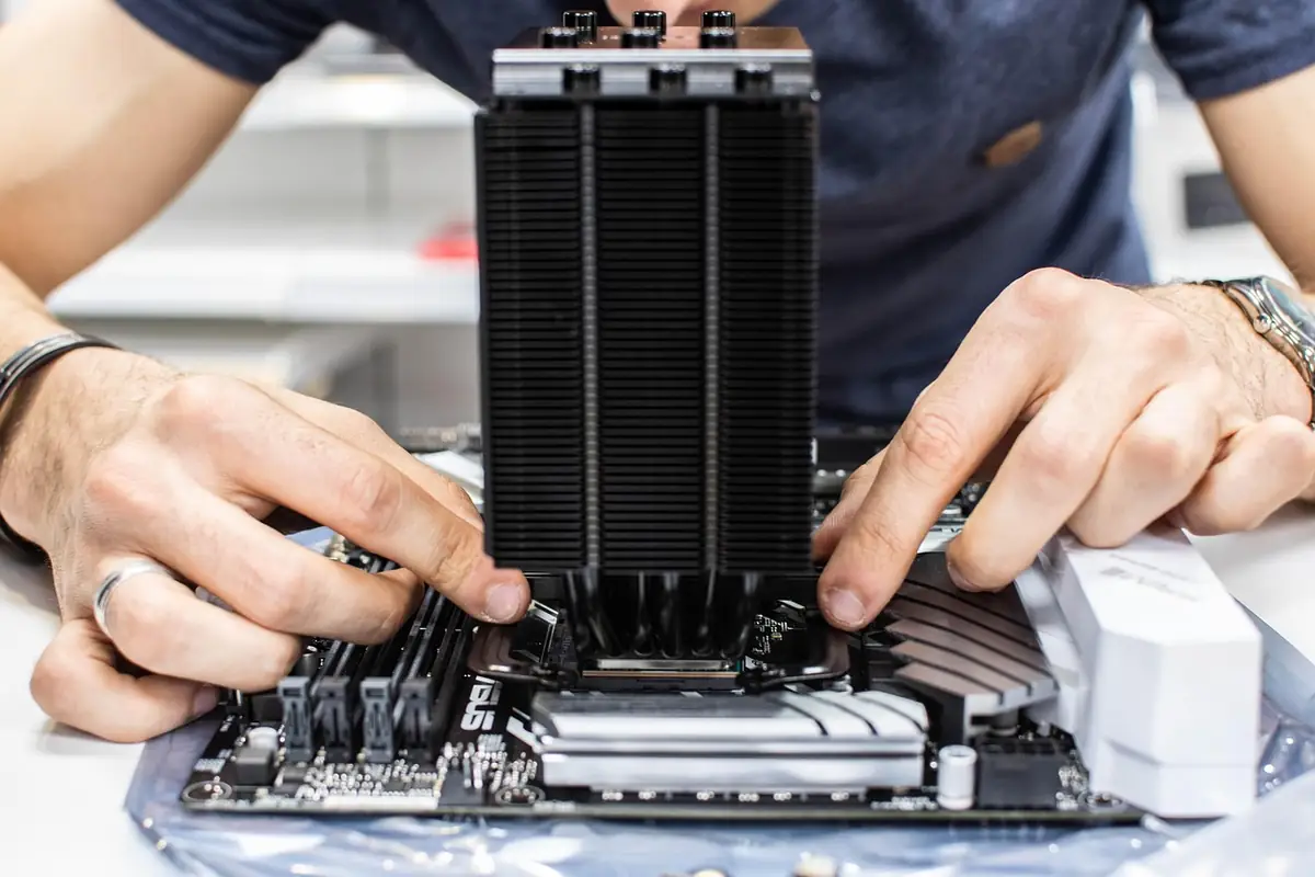 Was ist ein Gehäuse und warum ist es für technikinteressierte IT-Entscheider von Bedeutung?