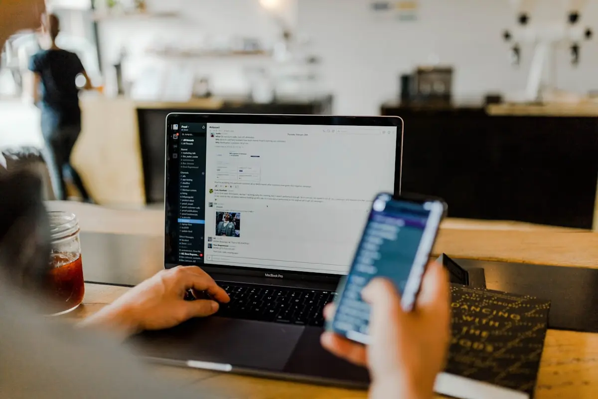 QR-Code-Phishing wandert vom Firmenrechner aufs unverwaltete Privathandy — der blinde Fleck beim Quishing